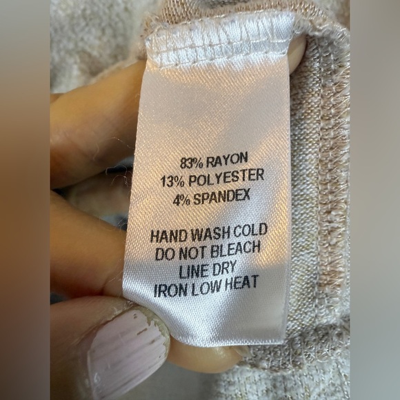 Lulu’s Just Vibes Beige Long Sleeve Pullover Top- Size Small - Picture 8 of 8